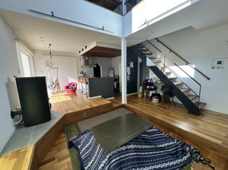 【居間・リビング】 | 【北杜市明野町上手】南アルプス等の山並みが望める築浅物件