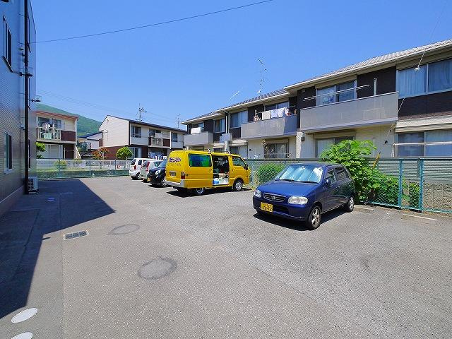 アーバンアネックスの駐車場|カースペースがあります
