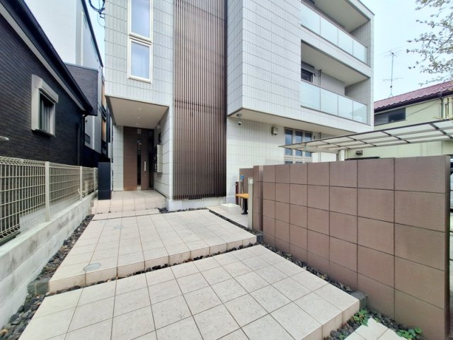 クラウド　ナインのエントランス|★駅又は現地待ち合わせでのご案内が可能です★