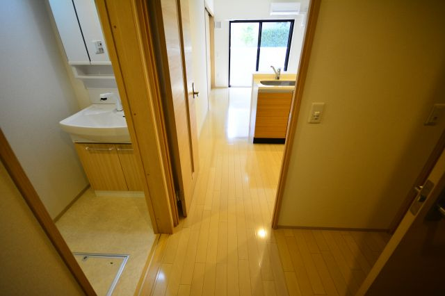 アメニティ西田辺の玄関