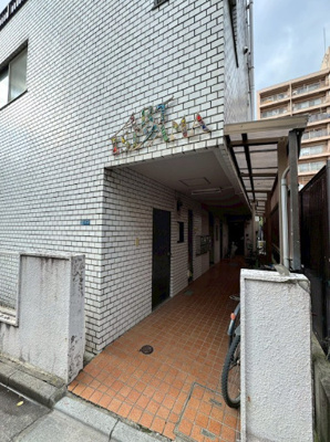 【エントランス】 | アート石山 | 毎日通るエントランスはこのようになっています