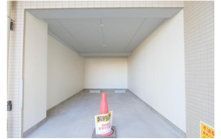 LINX LEGAMIの駐車場