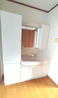 【独立洗面台】 | 茂原市小林　平屋中古戸建 | 平成13年4月築 4LDK平屋建 敷地約167坪リビング約25帖 カーポート3台都市ガス 閑静な立地