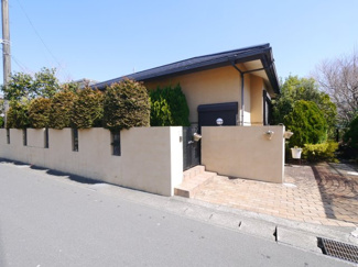 【外観】 | 茂原市小林　平屋中古戸建 | 平成13年4月築 4LDK平屋建 敷地約167坪リビング約25帖 カーポート3台都市ガス 閑静な立地