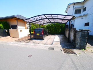 【駐車場】 | 茂原市小林　平屋中古戸建 | 平成13年4月築 4LDK平屋建 敷地約167坪リビング約25帖 カーポート3台都市ガス 閑静な立地