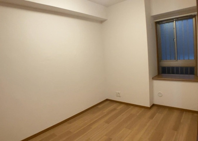 【庭】 | Ｙライフ・ハーモニー玉川学園 | 物件によっては、入居者が個人的に使用できる専用庭がついているものもあります。また、住宅の中にある土間の部分を庭と呼ぶこともあります。庭の用途は住む人によって変わり、それによってデザインもさまざまです。