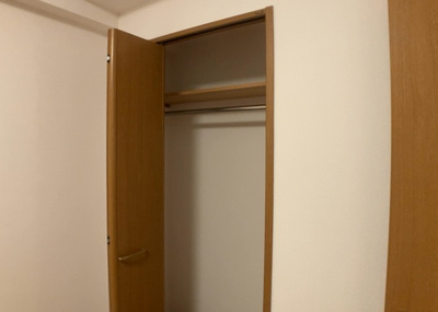 【エントランス】 | Ｙライフ・ハーモニー玉川学園 | マンションのエントランスには、もともと風よけや防犯の役割がありますが、マンションによって宅配ボックスなどの設備が備わっている所もあります。日々の生活をイメージしながら生活しやすさをチェックしましょう。