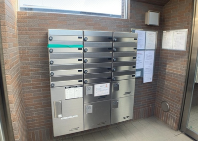 【構造・工法・仕様】 | Ｙライフ・ハーモニー玉川学園 | ＳＲＣ造は強度や耐震性の面でもRC造と比べて優れています。そのため、10階建以上の高層または超高層マンションなどの建築にも多く採用されています。柱や梁などのサイズが小さくても高い耐震性を確保できます。