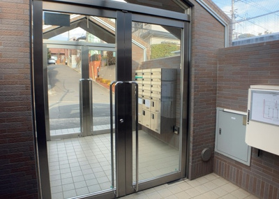 【内装】 | Ｙライフ・ハーモニー玉川学園 | 共有部分は、住民なら誰もが使える設備のこと。例えば駐車場やエレベーター、インターネット設備、セキュリティ設備などがあります。他にも、マンションの廊下・外部階段やエントランス・ゴミ置き場などがあります。