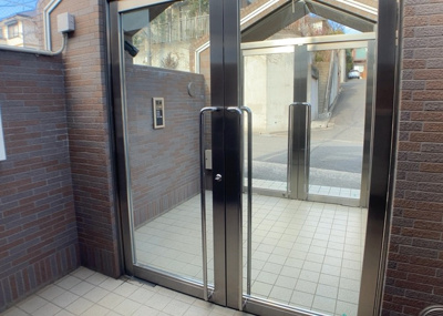 【内装】 | Ｙライフ・ハーモニー玉川学園 | 共用部分は、一棟の建物に住む区分所有者全員が共同で所有するとし、共用部分の管理、補修などは、区分所有者で形成される管理組合が行います。個人の判断で勝手に変更することはできませんので覚えておきましょう。