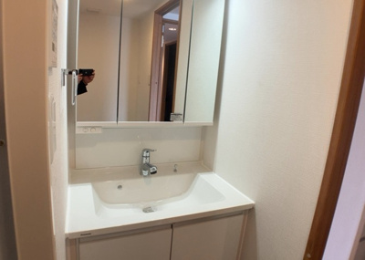 【駐車場】 | Ｙライフ・ハーモニー玉川学園 | 駐車場と明記されていても、最小スペースでつくられた駐車場だと大型車は駐車できなかったり、出入りしにくくなったりする可能性があります。お車のサイズと購入したい物件の駐車場のサイズを現地で確認しましょう。