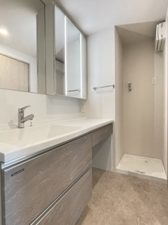 【独立洗面台】 | ROOTs Shinjuku Wakamatsucho