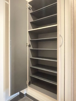 【玄関】 | ROOTs Shinjuku Wakamatsucho | シューズボックス