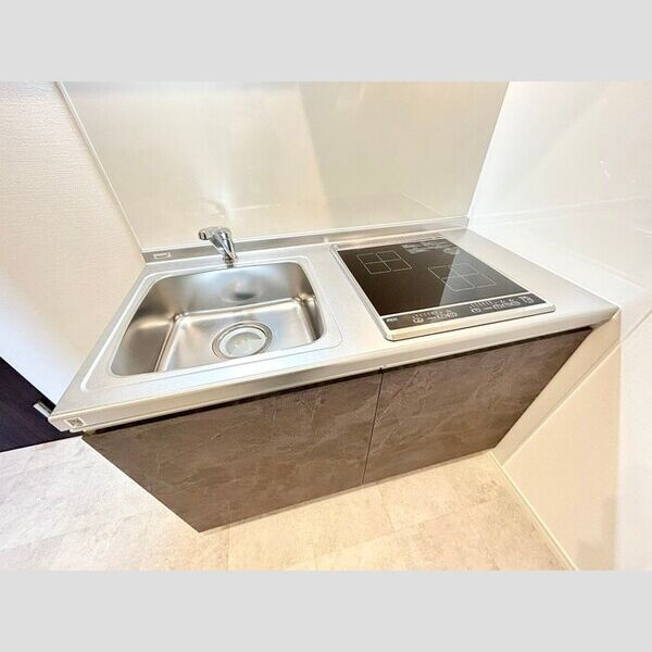 East Garage Placeのキッチン