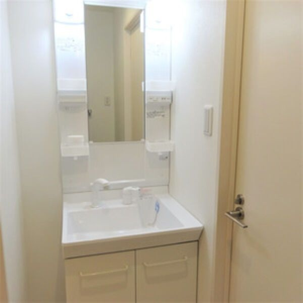 グランレーヴ千代田の洗面所