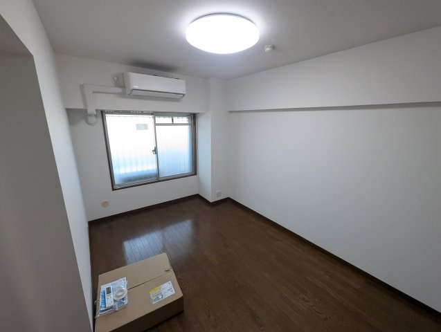 シャンテ川西4号の洋室