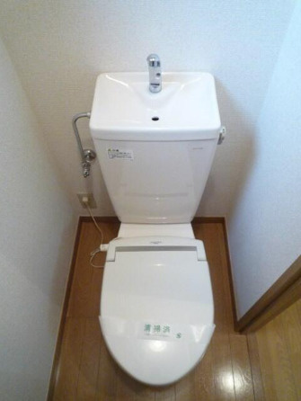 中野区大和町３丁目の賃貸マンションのトイレ