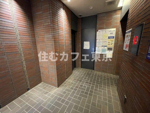 レジディア国立のロビー|落ち着いた雰囲気のロビーです