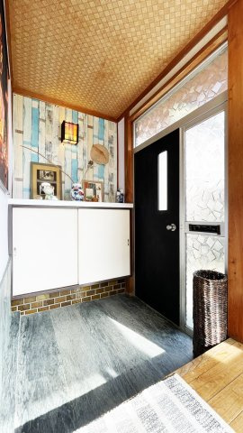 下助任町１丁目10-20の玄関