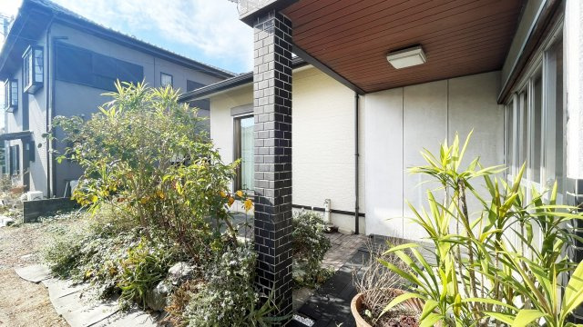 下助任町１丁目10-20の庭