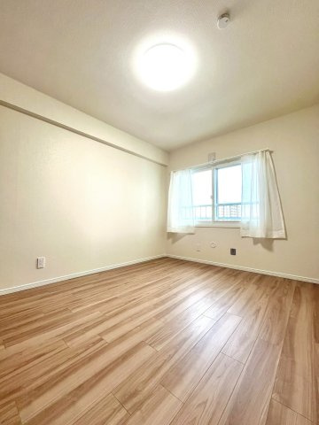 クリーンリバー桑園の洋室