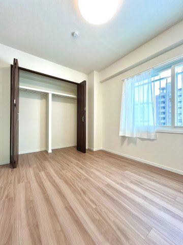 クリーンリバー桑園の洋室