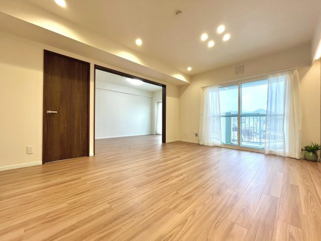 クリーンリバー桑園の居間・リビング