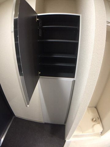 b'CASA Tatekawaの玄関|シューズボックス