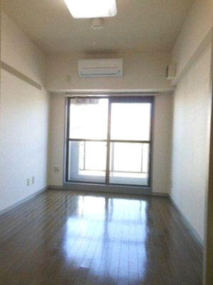 【居間・リビング】 | シティ東十条 | フローリングの使いやすい洋室です