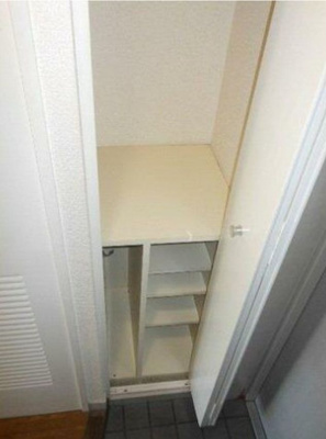 【玄関】 | シティ東十条 | 収納もある玄関です