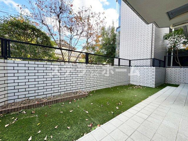 セントラルパレス東豊中の庭|お庭でゆったりと過ごせます