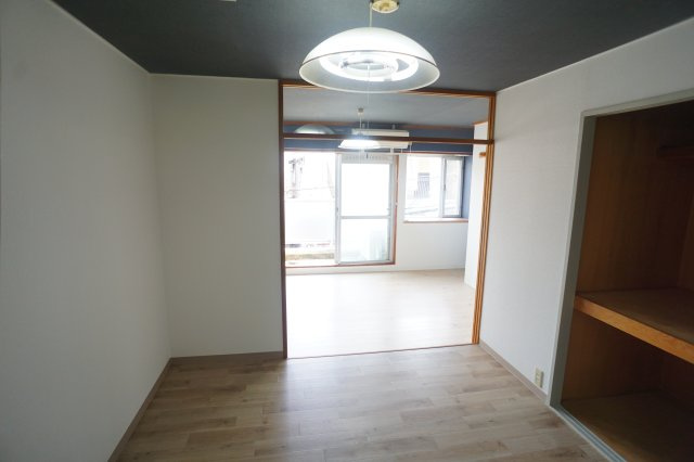 奈良市法華寺町の賃貸マンションの居間・リビング