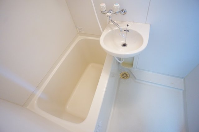 奈良市法華寺町の賃貸マンションの浴室