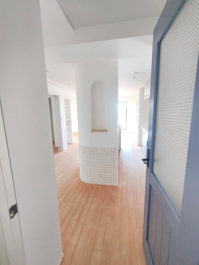 コスモ三ツ池公園【仲介手数料無料】の居間・リビング