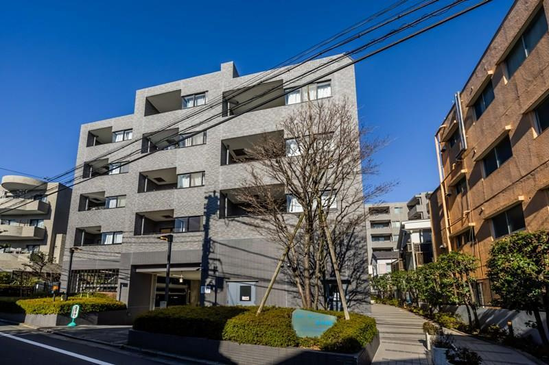 新宿区西早稲田２丁目の賃貸マンションの外観