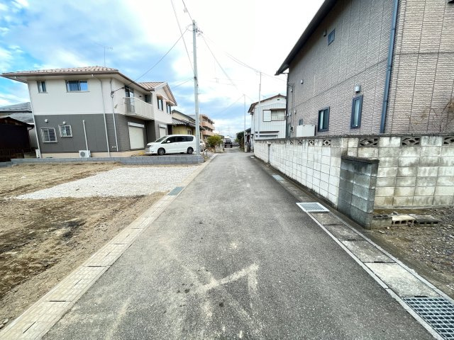 新築戸建・新築建売　太田市亀岡町2期　尾島小・尾島中の前面道路含む現地写真