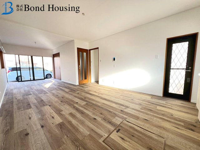 お車３台駐車可・小中学校約10分圏内　玉津町出合　築26年の洋室