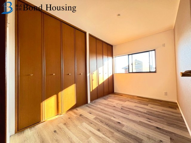 お車３台駐車可・小中学校約10分圏内　玉津町出合　築26年の洋室