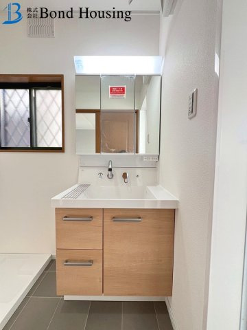 お車３台駐車可・小中学校約10分圏内　玉津町出合　築26年の独立洗面台