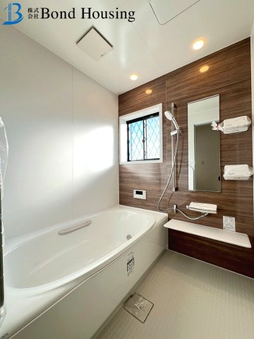 お車３台駐車可・小中学校約10分圏内　玉津町出合　築26年の浴室