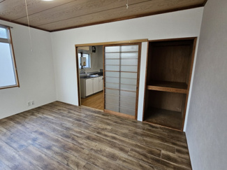 【居間・リビング】 | 松下アパート | １階和室をアンティーク調なリビングへ改装しました