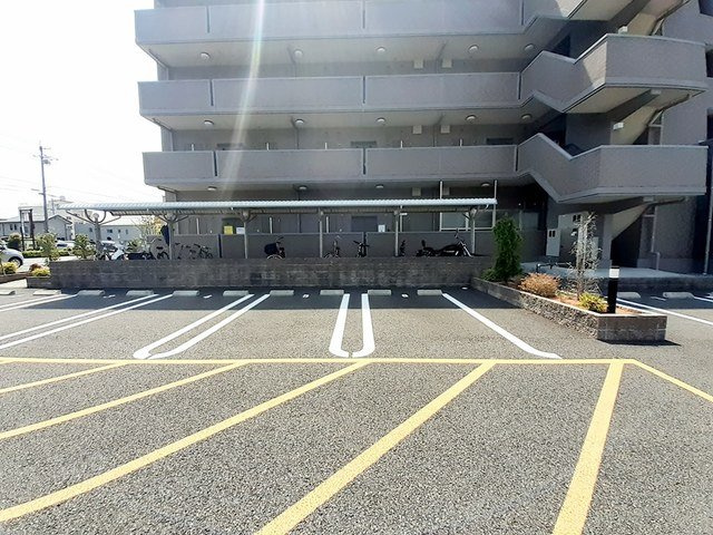 メルヴェーユの駐車場