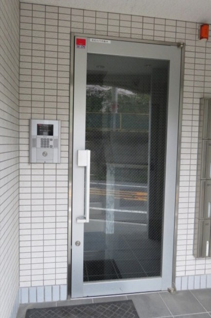 クリサンス小石川のエントランス