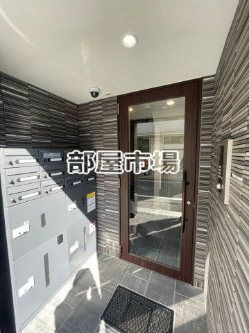 カサブランカ上野入谷のエントランス|シューズボックス