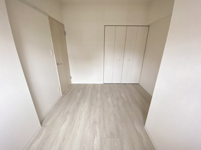 ＪＵ　ＴＯＷＥＲ　ＦＲＯＮＴ　北斎Ｓｔの洋室