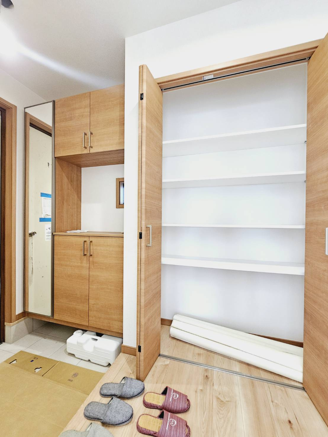 山口町名来2丁目新築戸建の収納|■玄関■シューズボックス＋玄関収納