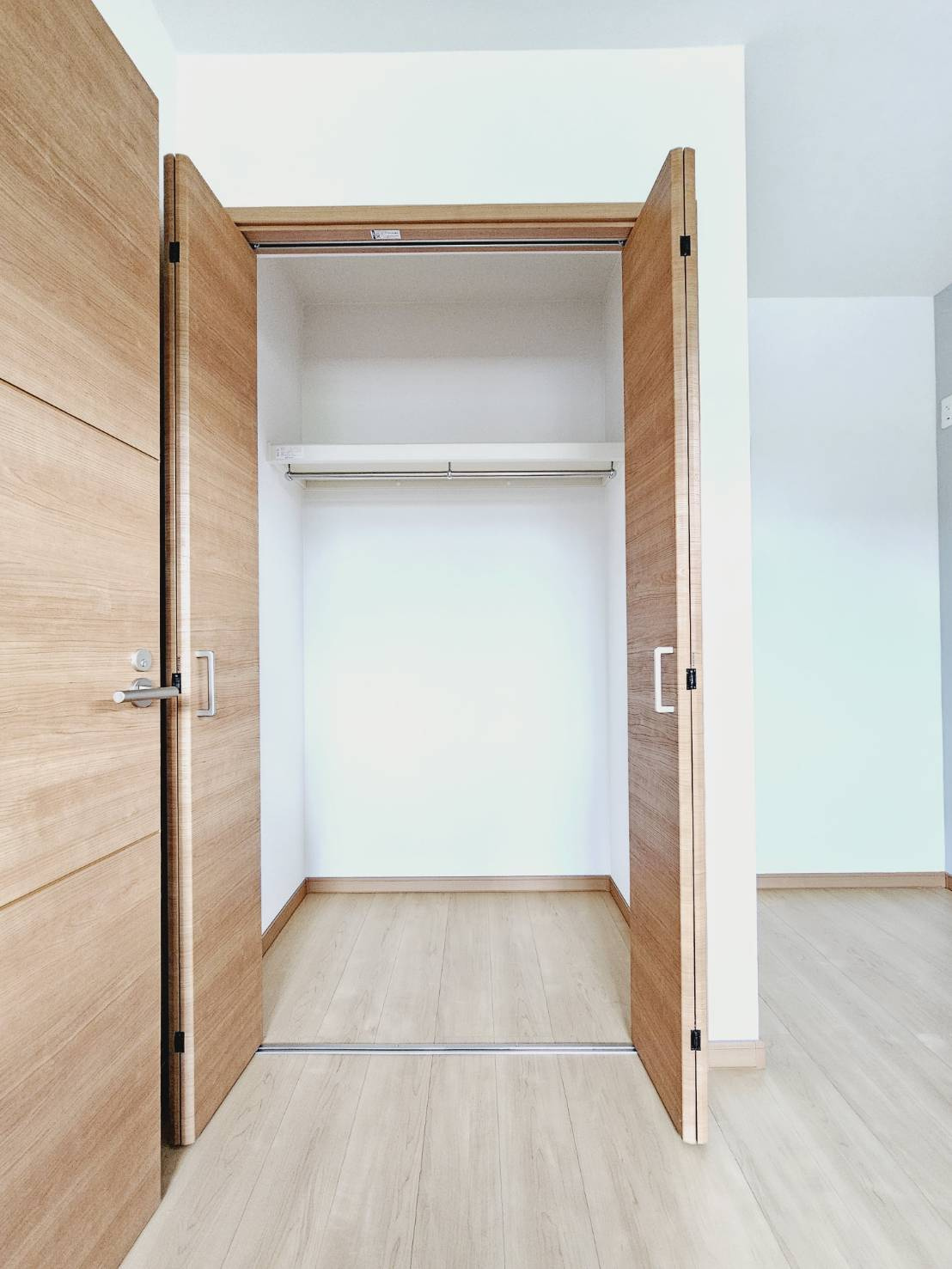 山口町名来2丁目新築戸建の収納|■洋室約6.8帖の収納