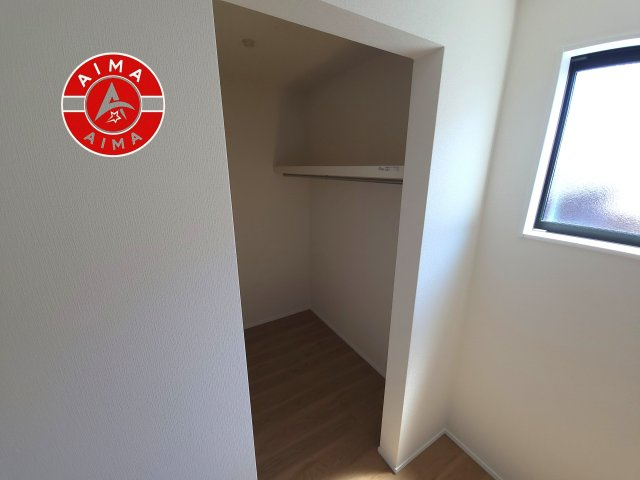 福岡市南区弥永2丁目第3-2棟（1号棟）の収納|洋服や大きな荷物が多い方や人数の多いご家族などは、一般的なクローゼットよりもウォークインクローゼットのほうが使い勝手が良いです。