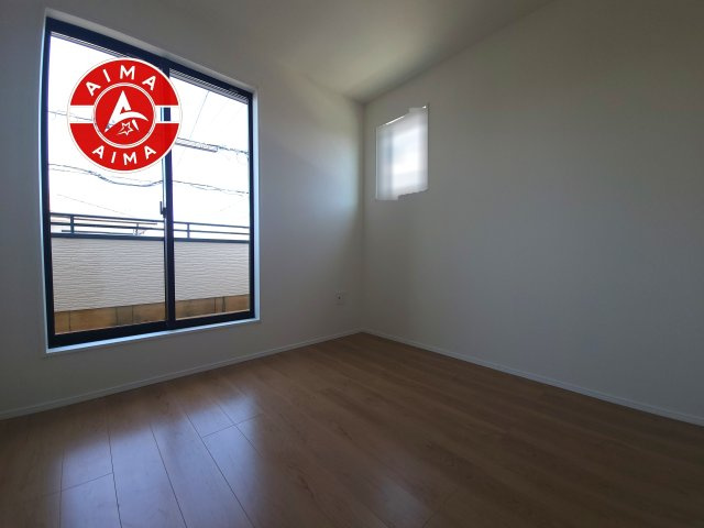 福岡市南区弥永2丁目第3-2棟（1号棟）の子供部屋|柔らかい陽光が差し込む明るいお部屋を演出する設計。彩光の取れる窓が気持ちの良いお部屋を創り上げます。