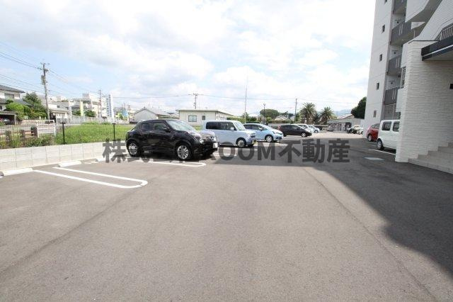 Still上東の駐車場|カースペースがあります